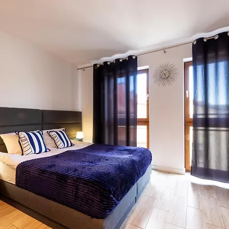 Baltyckie - Grand Baltic - Wifi, Klimatyzacja, Sala Zabaw, Taras Wypoczynkowy, Centrum Ustki Aparthotel 4*