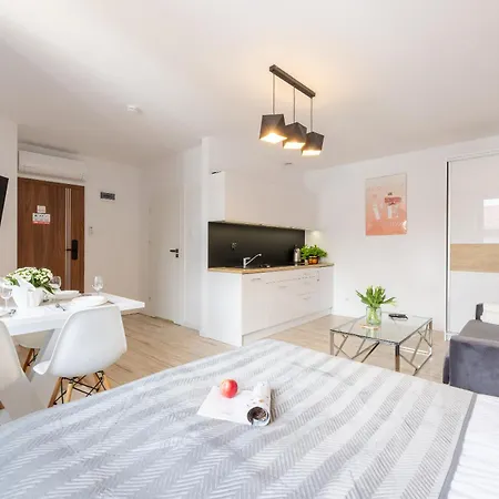 Baltyckie - Grand Baltic - Wifi, Klimatyzacja, Sala Zabaw, Taras Wypoczynkowy, Centrum Ustki Aparthotel 4*