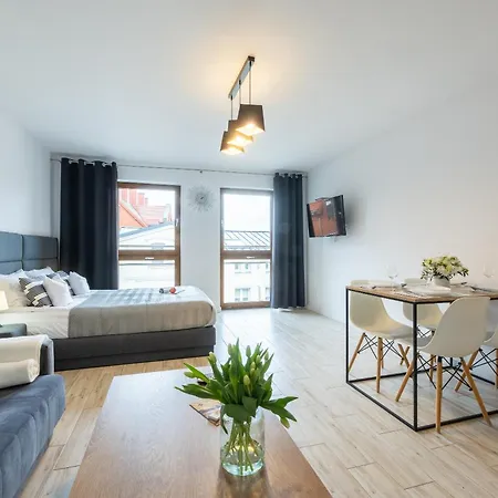 Baltyckie - Grand Baltic - Wifi, Klimatyzacja, Sala Zabaw, Taras Wypoczynkowy, Centrum Ustki Aparthotel 4*