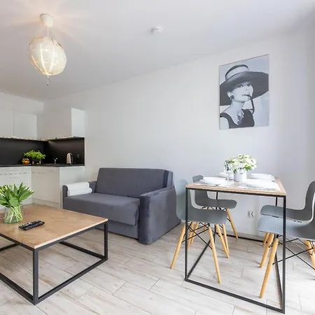 Baltyckie: Grand Baltic Seaside Retreat With Amenities