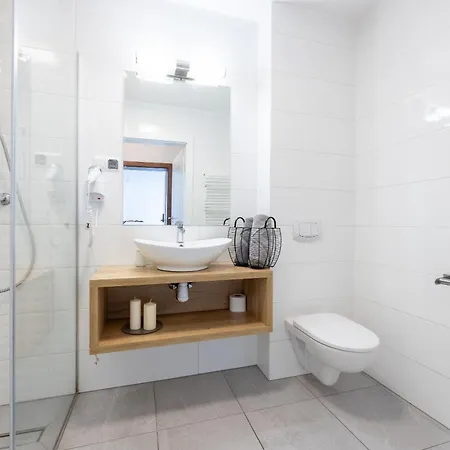 מלון דירות Baltyckie - Grand Baltic - Wifi, Klimatyzacja, Sala Zabaw, Taras Wypoczynkowy, Centrum Ustki