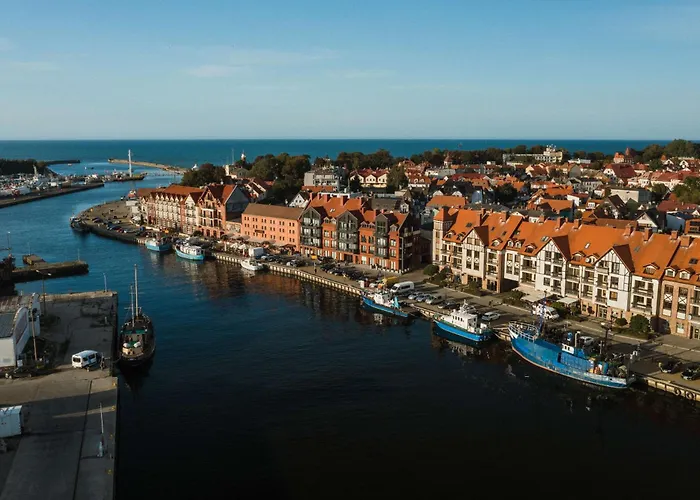 Апарт-отель Baltyckie - Grand Baltic - Wifi, Klimatyzacja, Sala Zabaw, Taras Wypoczynkowy, Centrum Ustki Устка